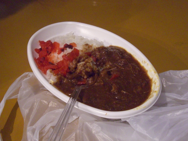 カレー（食べかけでスミマセン）。